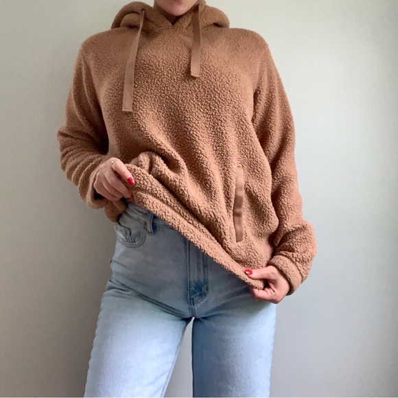 Abercrombie & Fitch Tops - Light brown Abercrombie and Fitch Sherpa hoodie
